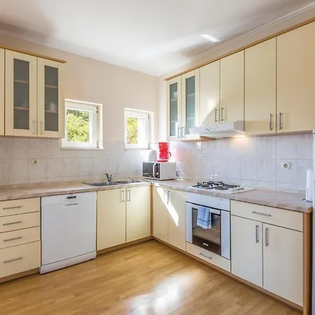 Beautiful In Birine With House Sea View بلوتشي